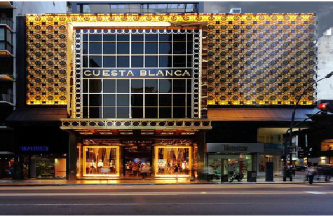 雷山门头设计与商业空间的纽带。